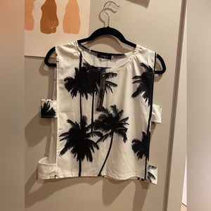NWT Crop top w side cutouts and palm tree design